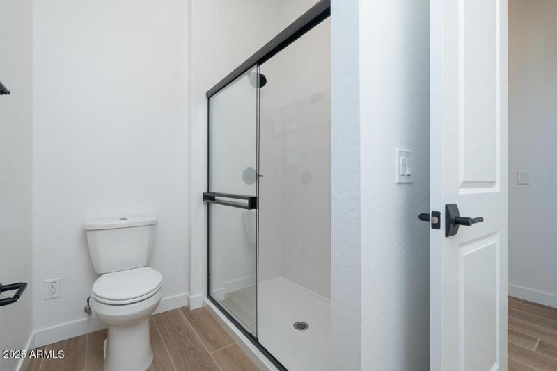 Tri Pointe Waterston Central 272 - Bathr