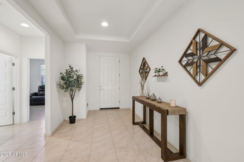 5-web-or-mls-E Pivot Peak-S0611-005