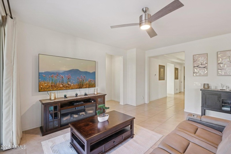 11-web-or-mls-E Pivot Peak-S0611-011