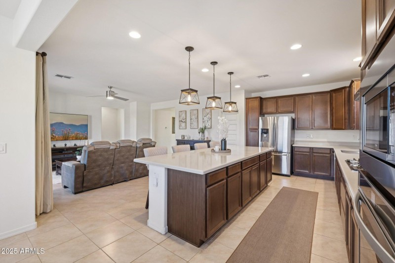 15-web-or-mls-E Pivot Peak-S0611-015