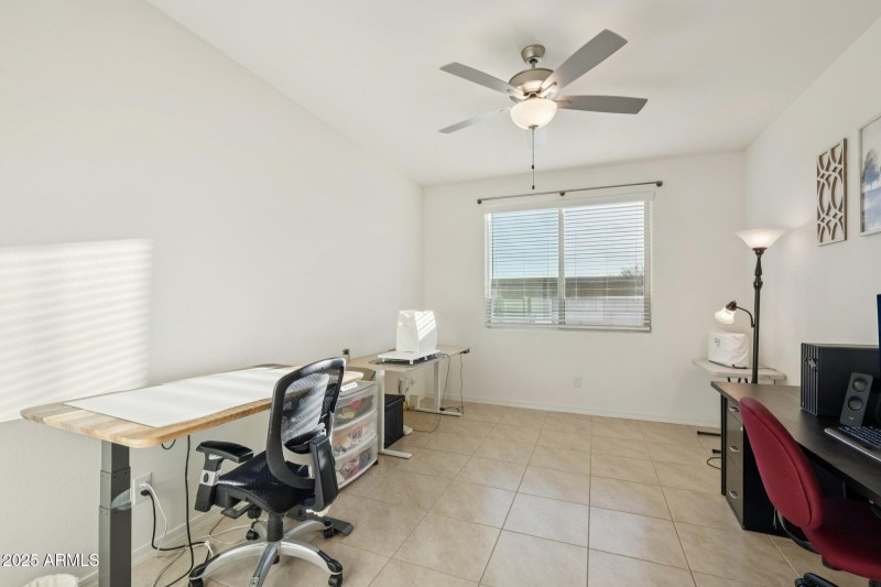 27-web-or-mls-E Pivot Peak-S0611-027