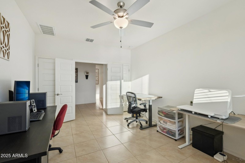 28-web-or-mls-E Pivot Peak-S0611-028