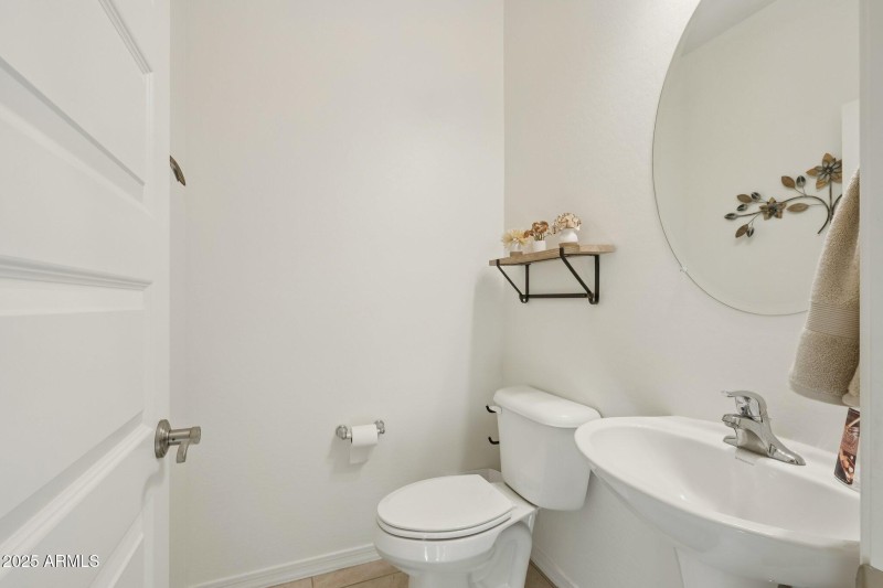 29-web-or-mls-E Pivot Peak-S0611-029