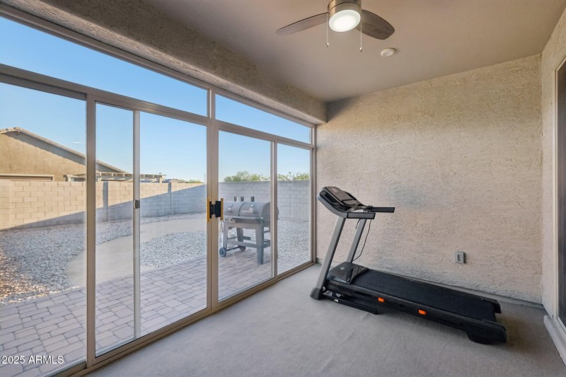 38-web-or-mls-E Pivot Peak-S0611-038