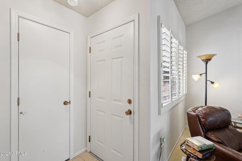 9-web-or-mls-W Countryside Dr-S0611-009