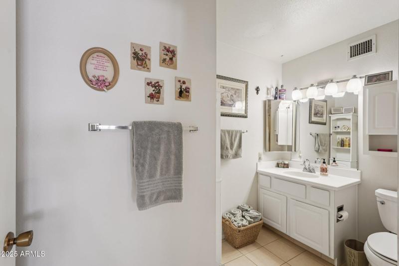 22-web-or-mls-W Countryside Dr-S0611-022