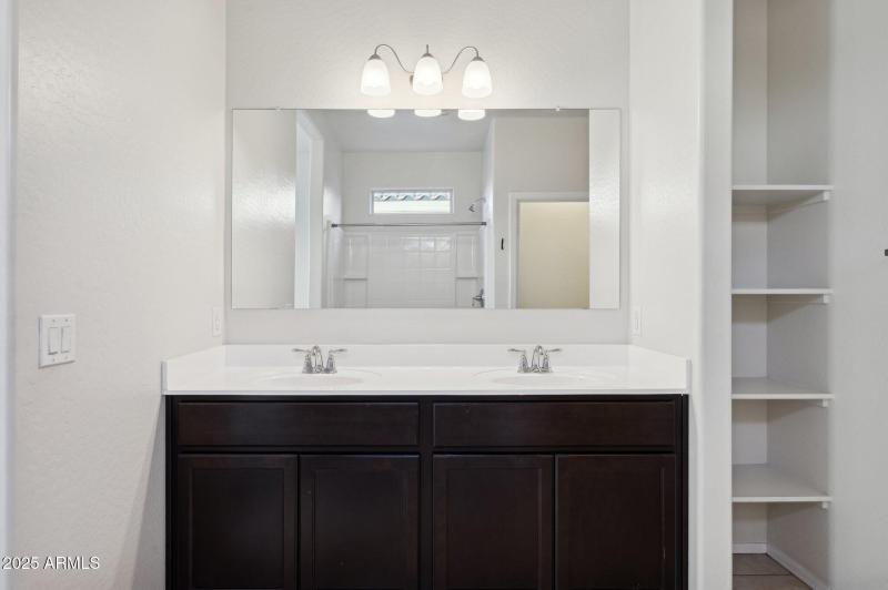 25-web-or-mls-5003-e-smoky-quartz-rd