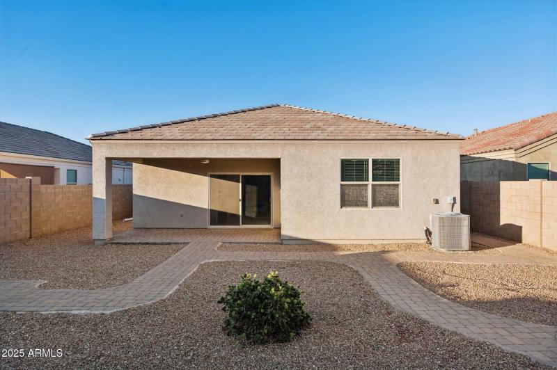 39-web-or-mls-5003-e-smoky-quartz-rd