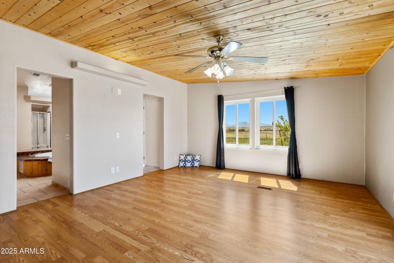 Stunning tongue & groove wood ceiling!