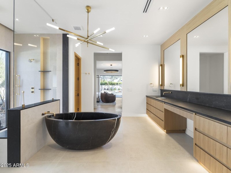 042_Primary Bathroom