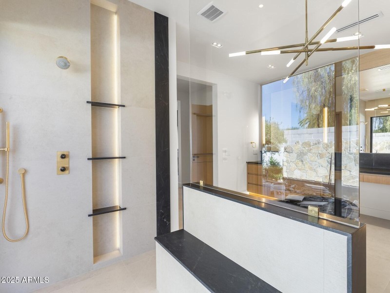 044_Primary Bathroom