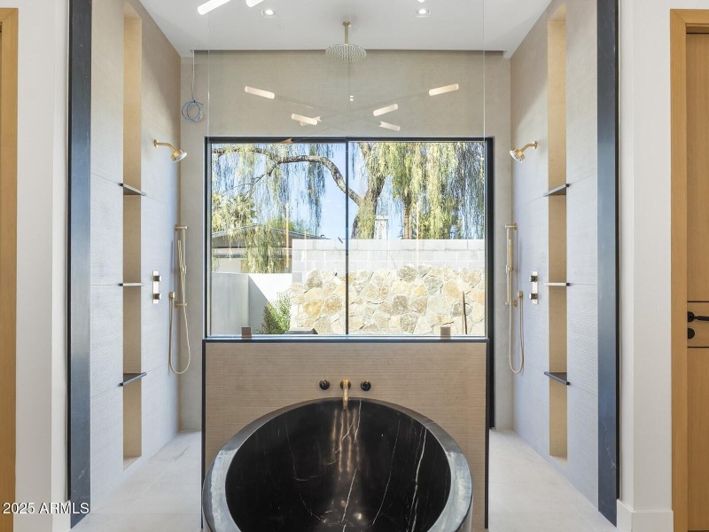 046_Primary Bathroom