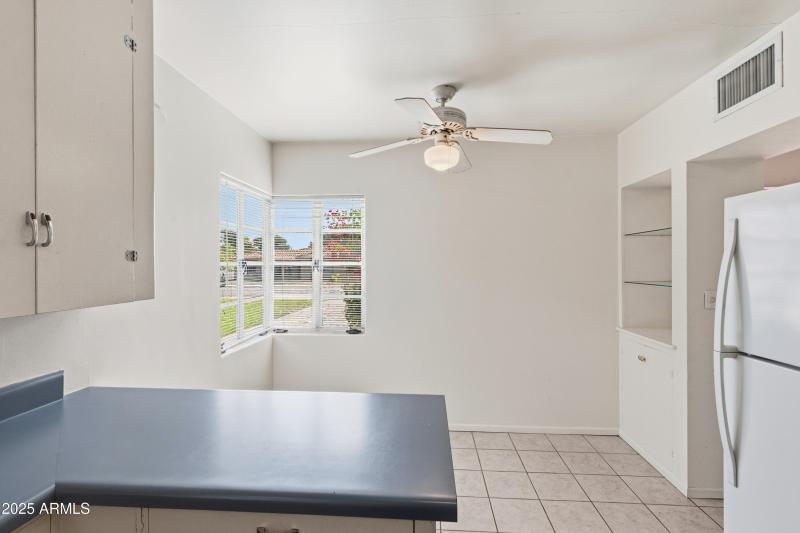 330 Medlock Pic 7- Kitchen Breakfast Noo