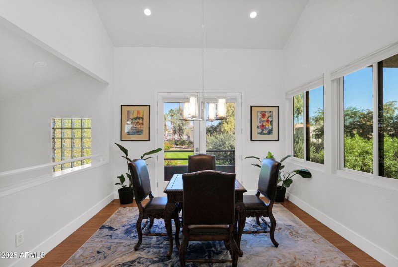 DINING W JULIET PATIO