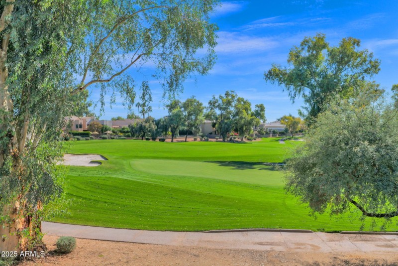 MORE VIEWSweb-or-mls-P1349748