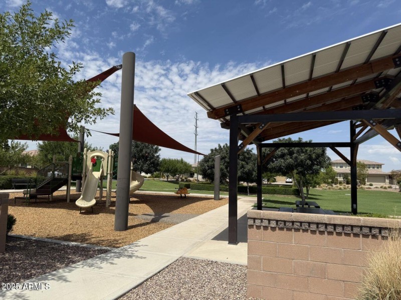 20250908003711015932000000-o