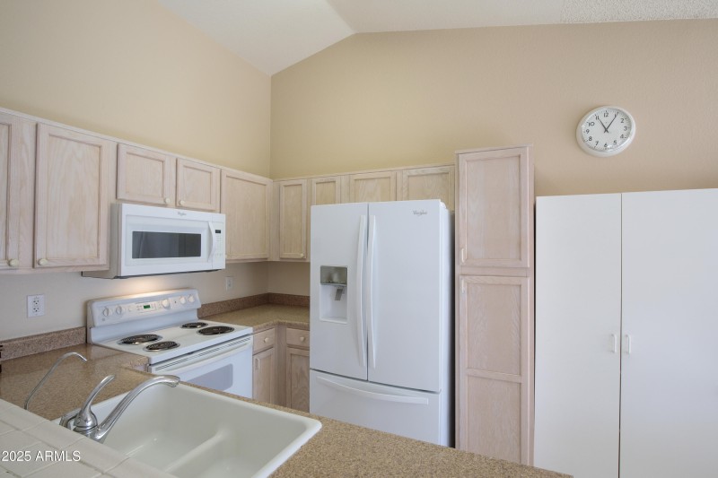 1941 E Kerby Farms Rd-10