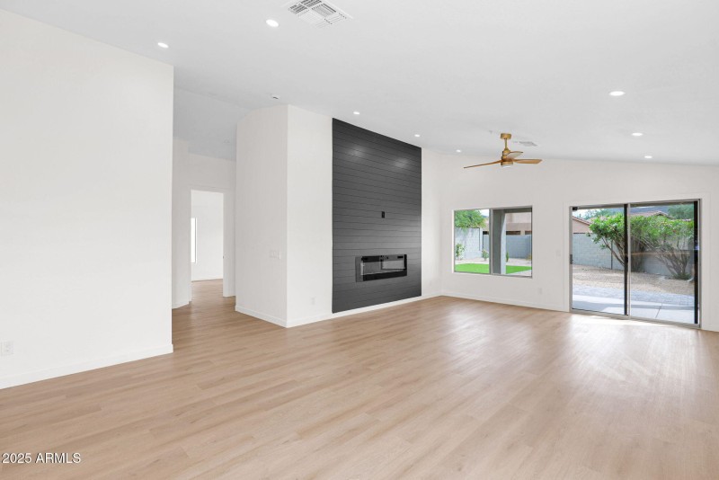 14-web-or-mls-P1326954