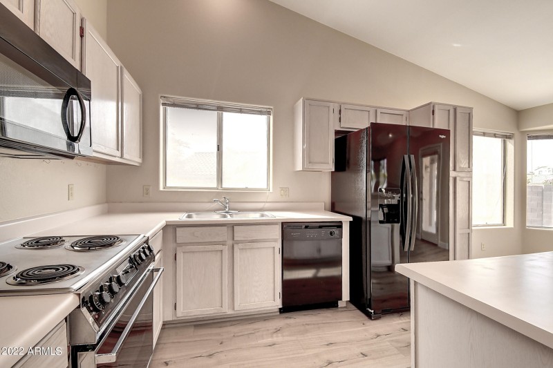 16205 E Glenpoint Dr (17)