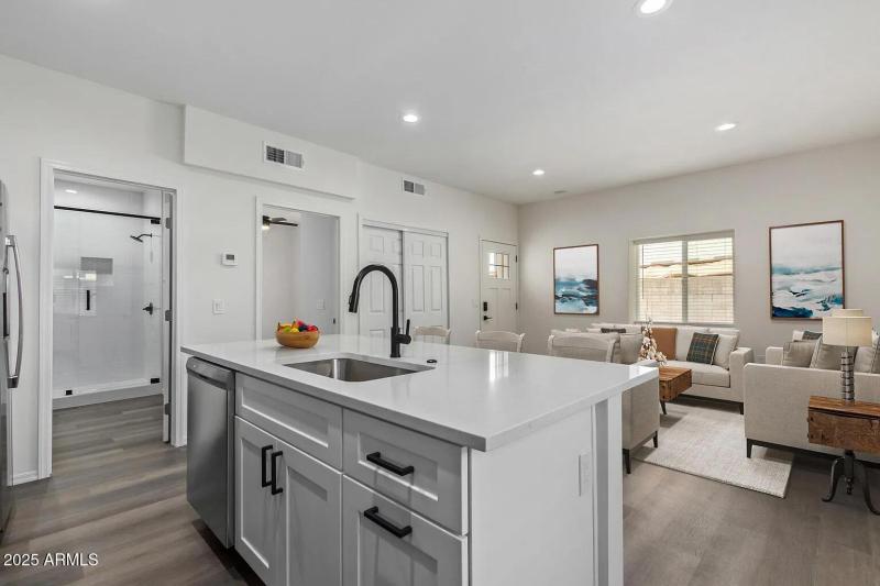 f563a6e487022b131ec05c0ddf05a23a-uncropp