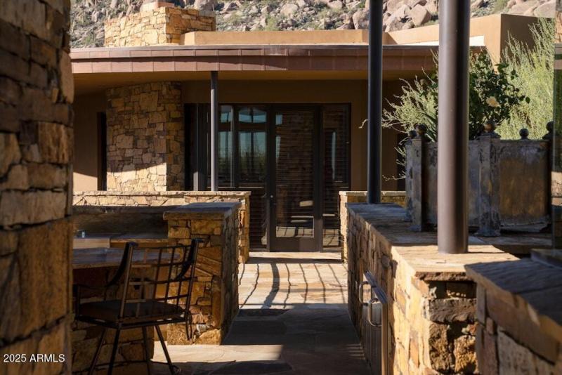 Lauren 11225 E Whispering Ridge (101)