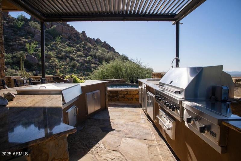 Lauren 11225 E Whispering Ridge (105)