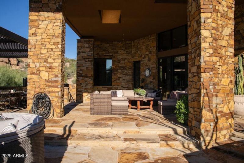 Lauren 11225 E Whispering Ridge (110)