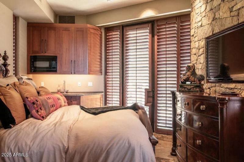 Lauren 11225 E Whispering Ridge (123)