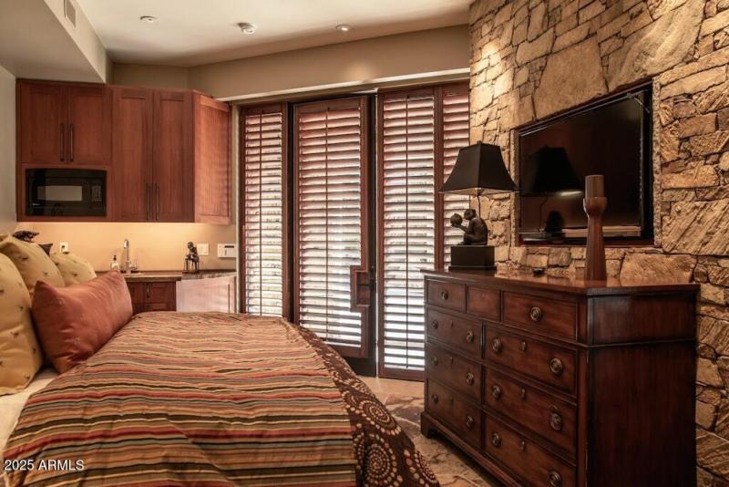 Lauren 11225 E Whispering Ridge (131)