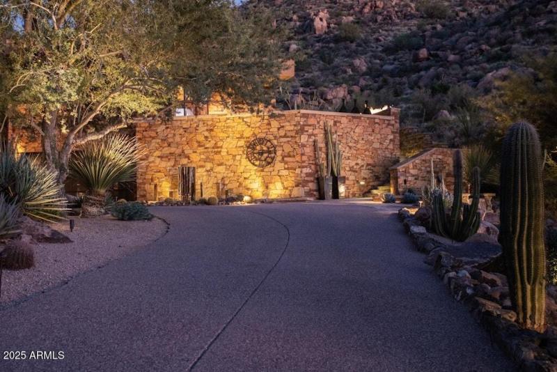 Lauren 11225 E Whispering Ridge (157)