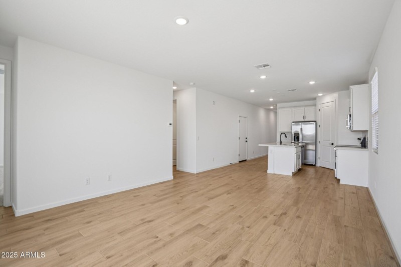 8-web-or-mls-La Senda Dr W-S0511-008