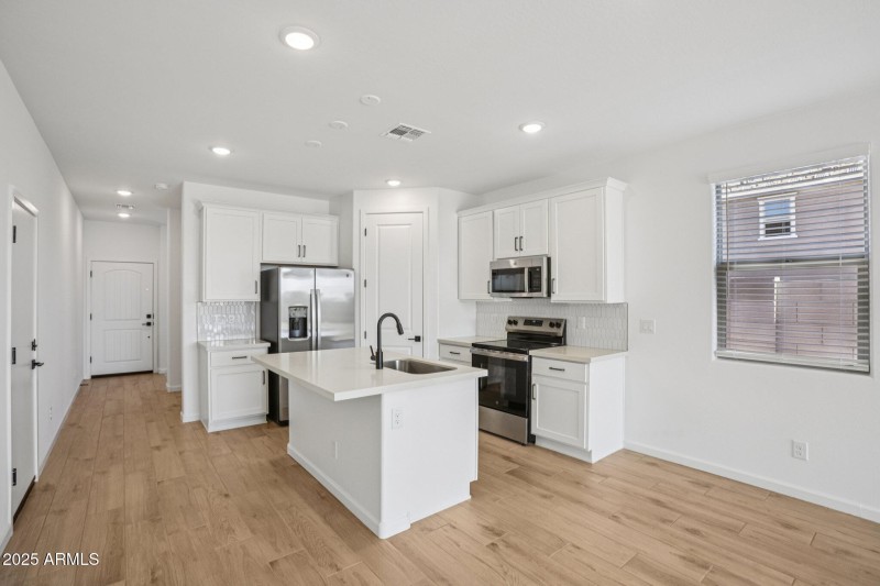 10-web-or-mls-La Senda Dr W-S0511-010