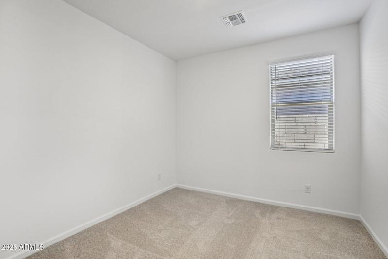 19-web-or-mls-La Senda Dr W-S0511-019