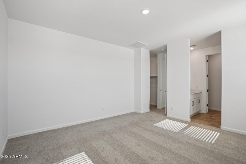 25-web-or-mls-La Senda Dr W-S0511-025