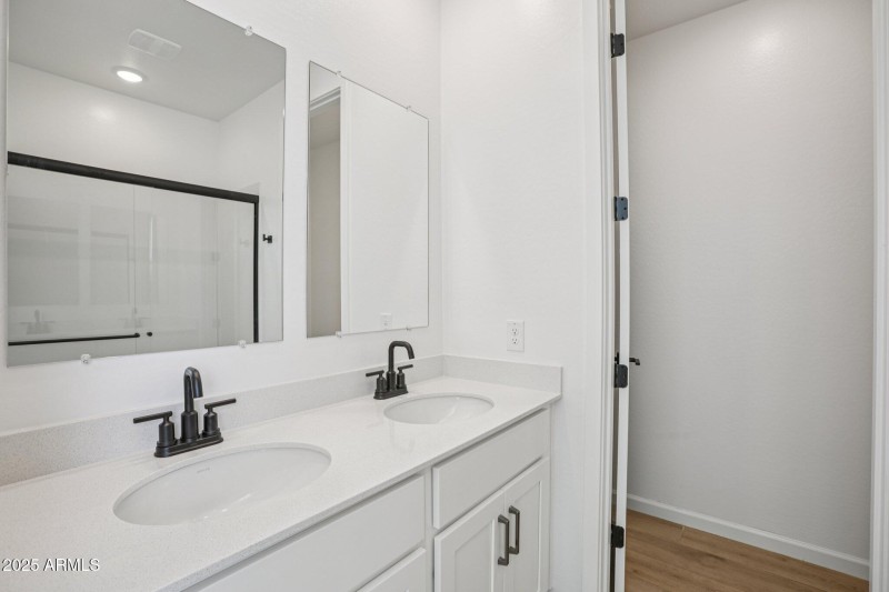 27-web-or-mls-La Senda Dr W-S0511-027