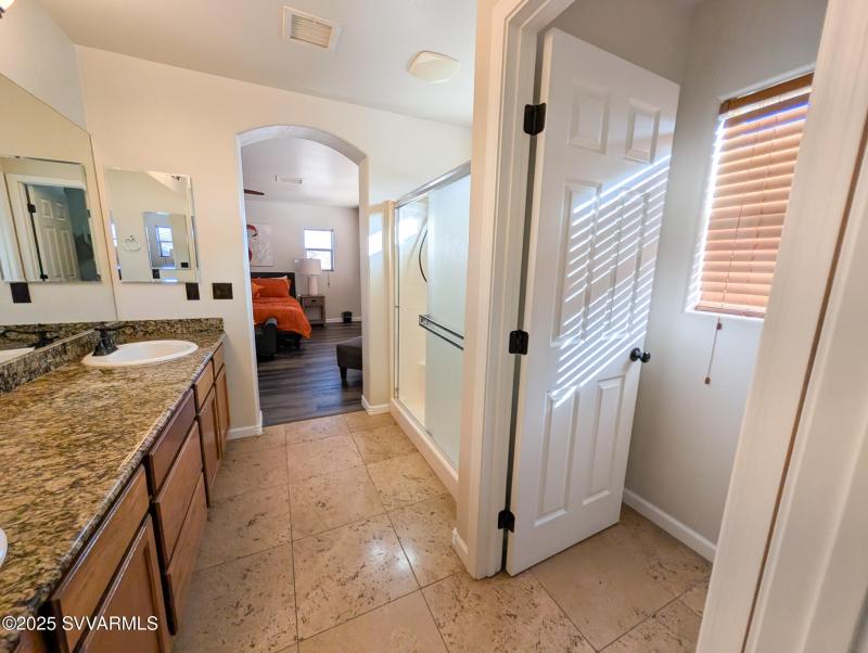 Primary Bathroom (4)