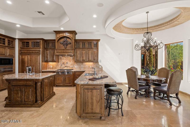 Breakfast Bar and Nook