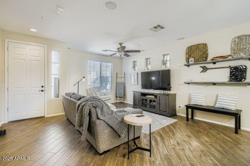 7419 W. Palo Brea Ln. Greatroom