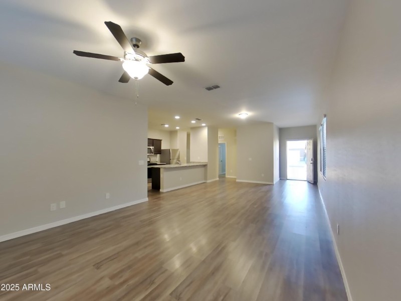 2_pc_hs48EoxUnz_t4nQZBscfa_layout_0