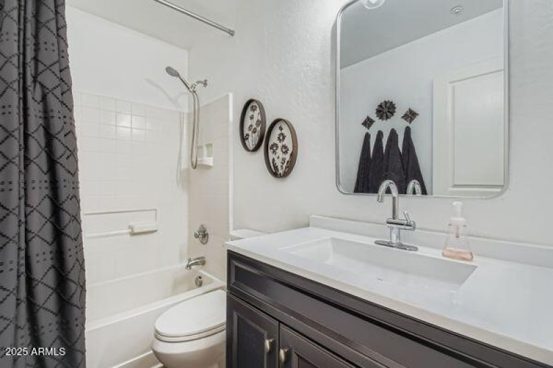 7419 W. Palo Brea Ln. Hall Bathroom