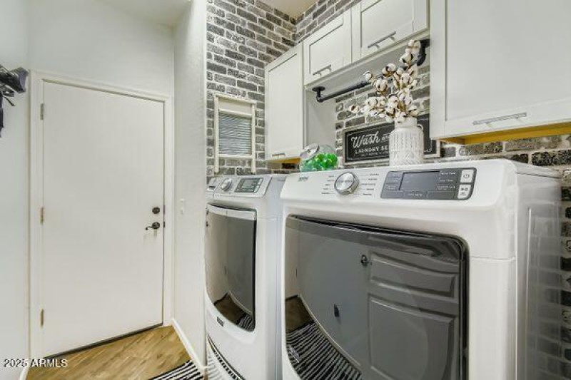 7419 W. Palo Brea Ln. Laundry Room