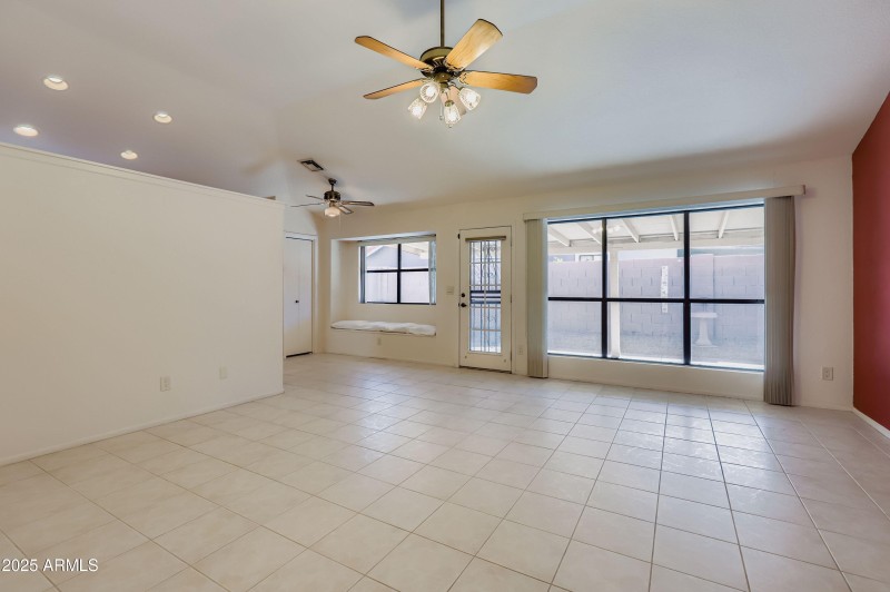 7113 W Julie Dr - MLS Sized - 008 - 11 F