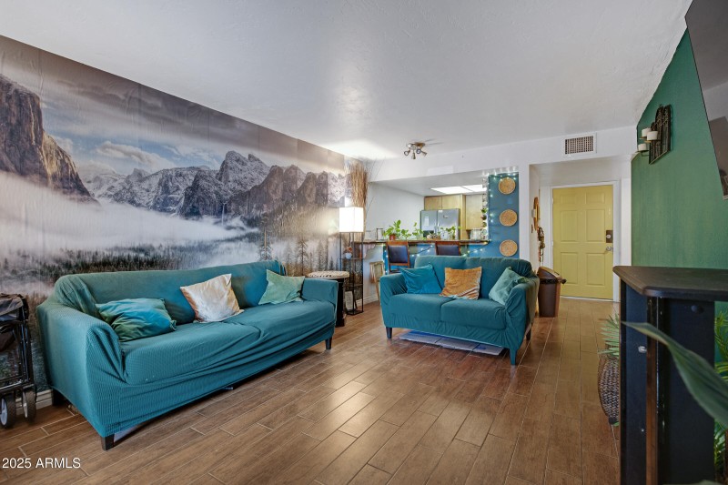 540 N May apt 1131-8