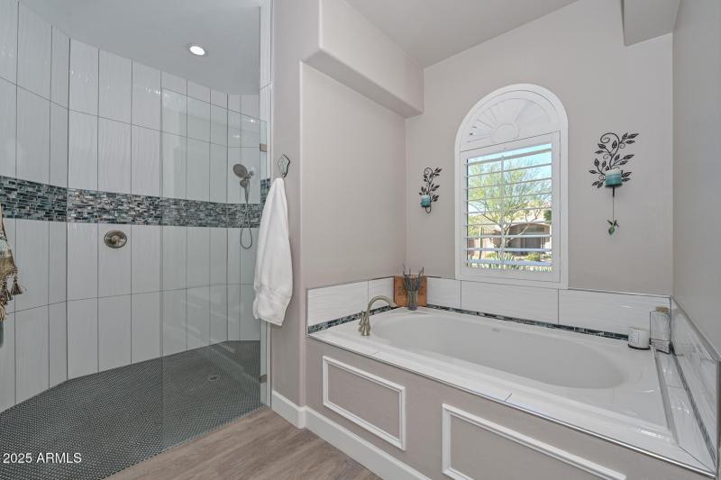 Primary Garden Tub-Shower