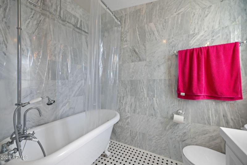 17-web-or-mls-42210-n-castle-hot-springs