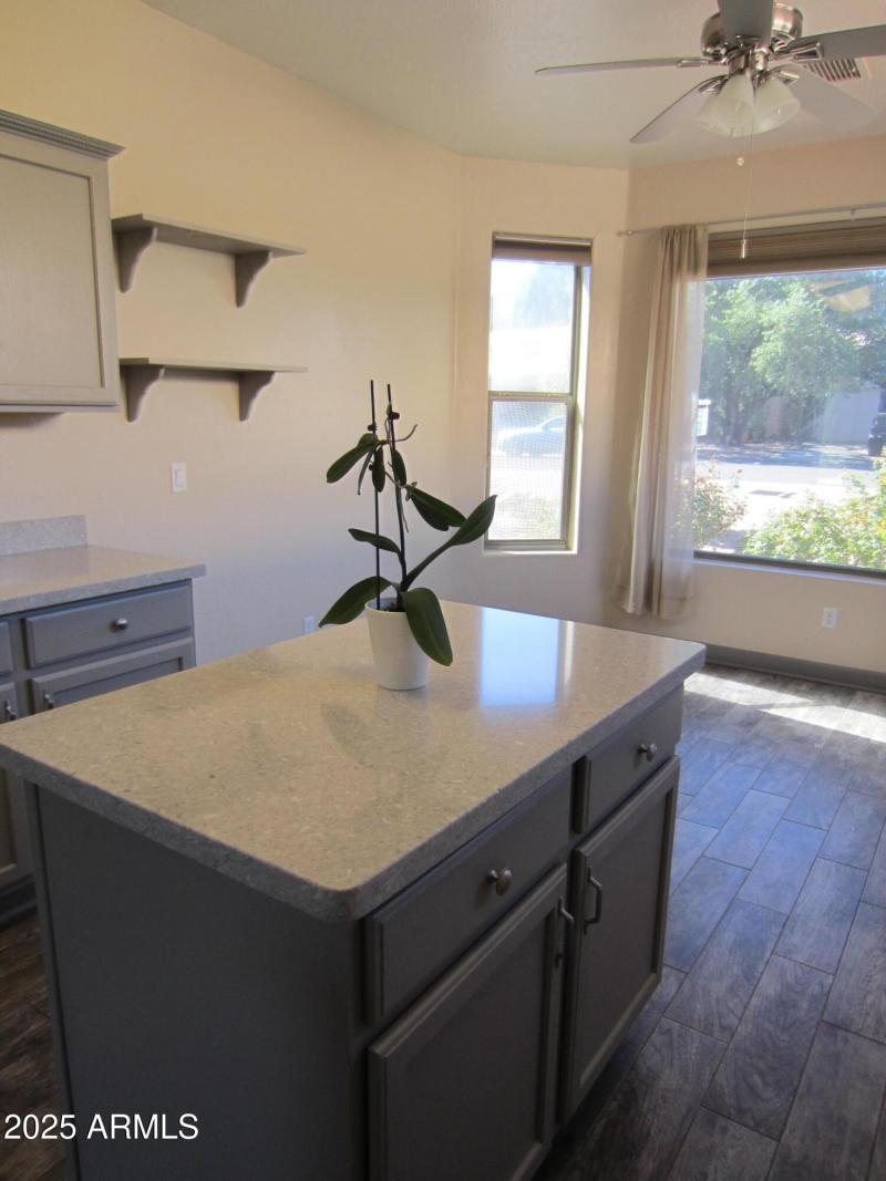 1071 Vista Grande 045