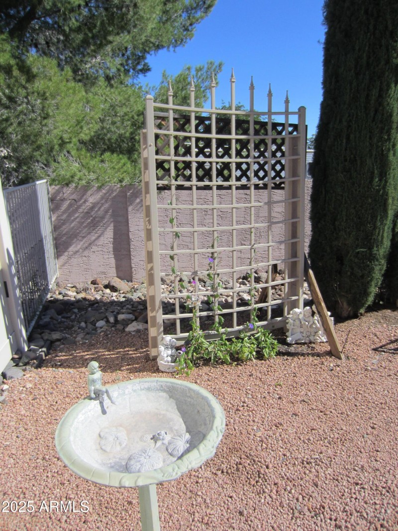 1071 Vista Grande 070