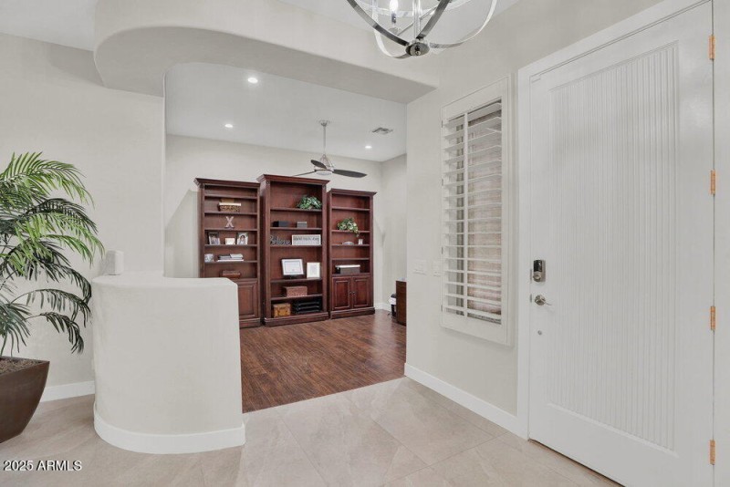 009_5-web-or-mls-2209_leo_place-5_626