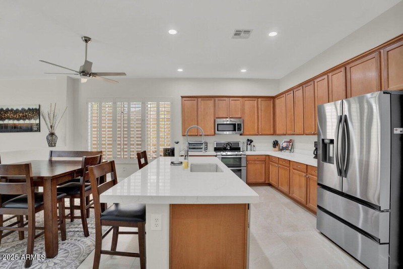 016_18-web-or-mls-2209_leo_place-15_386