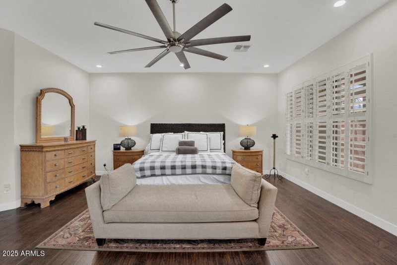 024_29-web-or-mls-2209_leo_place-27_227